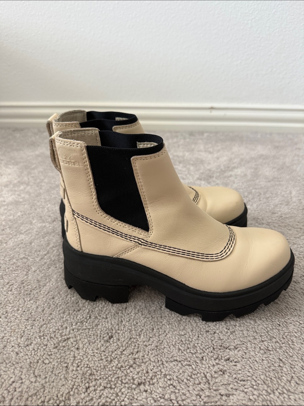 Sorel JOAN FRWD™ Leather Chelsea Boots Cream Women’s 6.5
